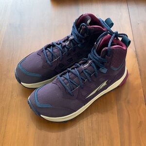 Altra Lone Peak Hiker 3 Sample